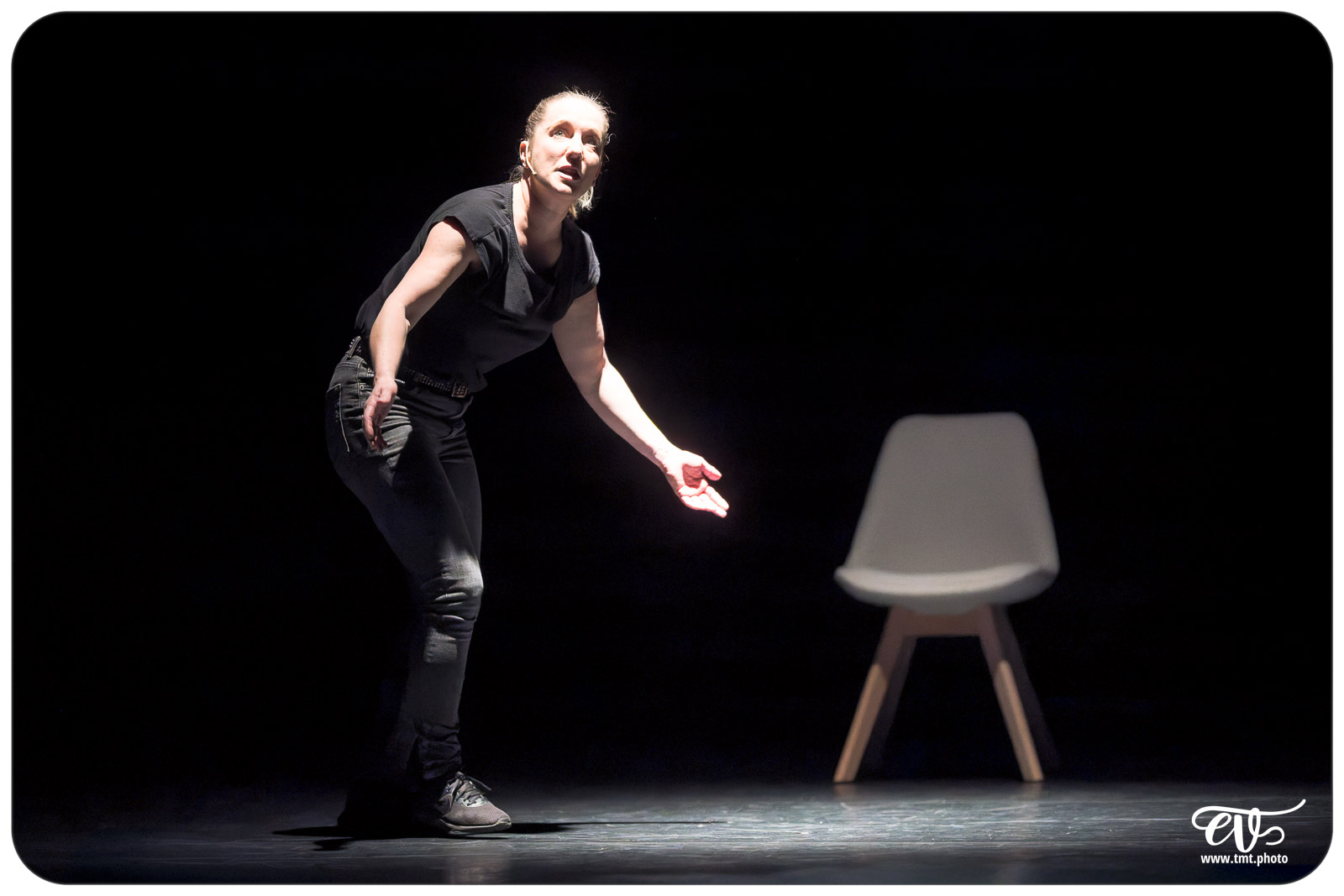 LES CHATOUILLES OU LA DANSE DE LA COLÈRE (ANDRÉA BESCOND)